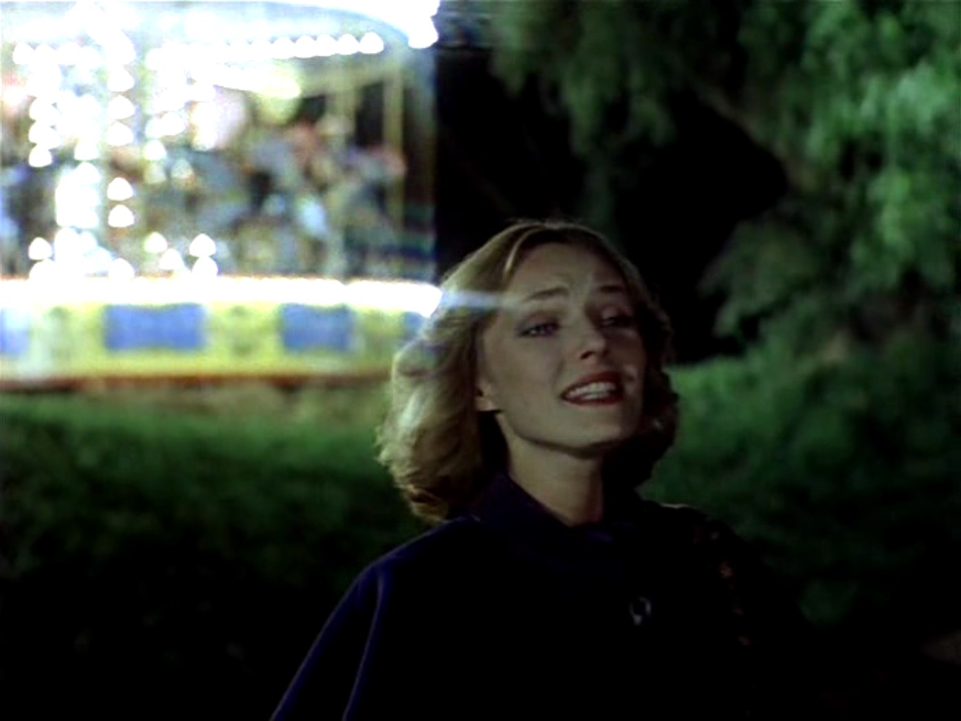 Но есть на свете ветер перемен.
Он прилетит, прогнав ветра измен.
Развеет он, когда придет пора,
Ветра разлук, обид ветра.