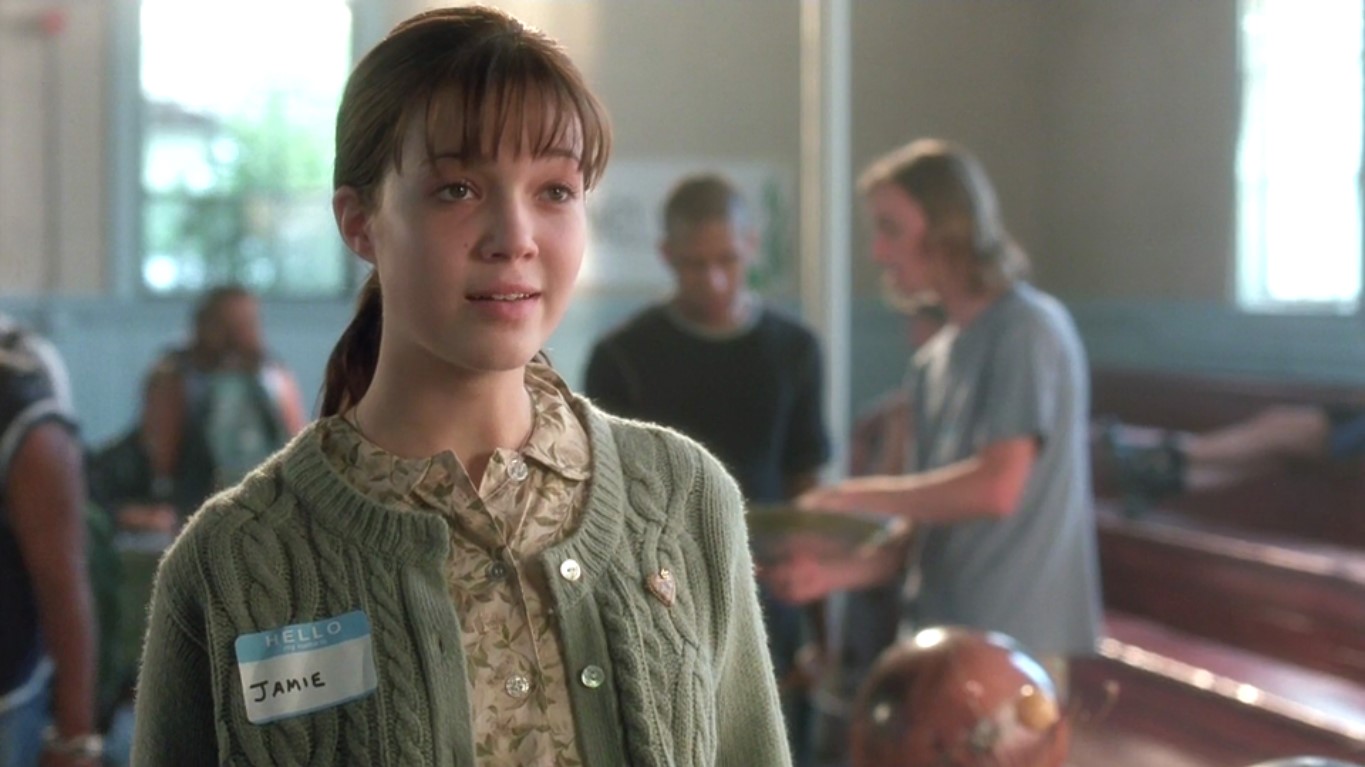 — Если Бог существует, что, не даст тебе новую кофту?
— Занят поиском твоих мозгов!