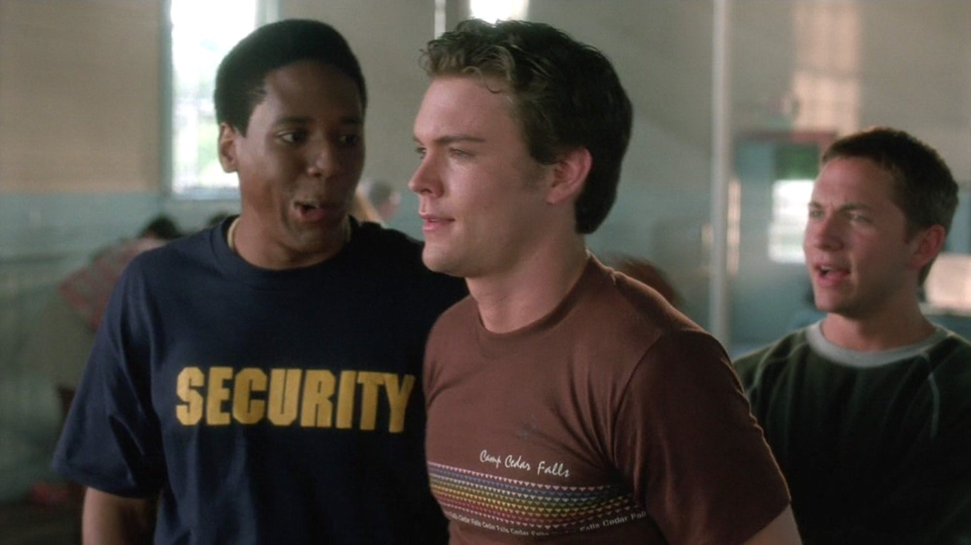 — Если Бог существует, что, не даст тебе новую кофту?
— Занят поиском твоих мозгов!