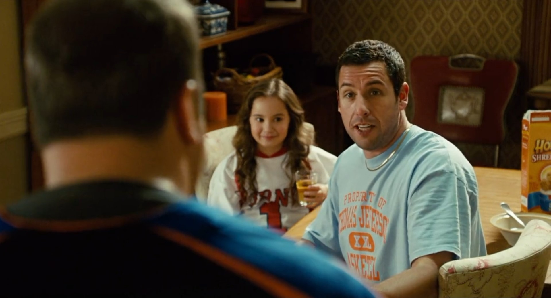 — Есть один человек, который танцует лучше.
— Кто?
— Бомжик с нашей свадьбы.