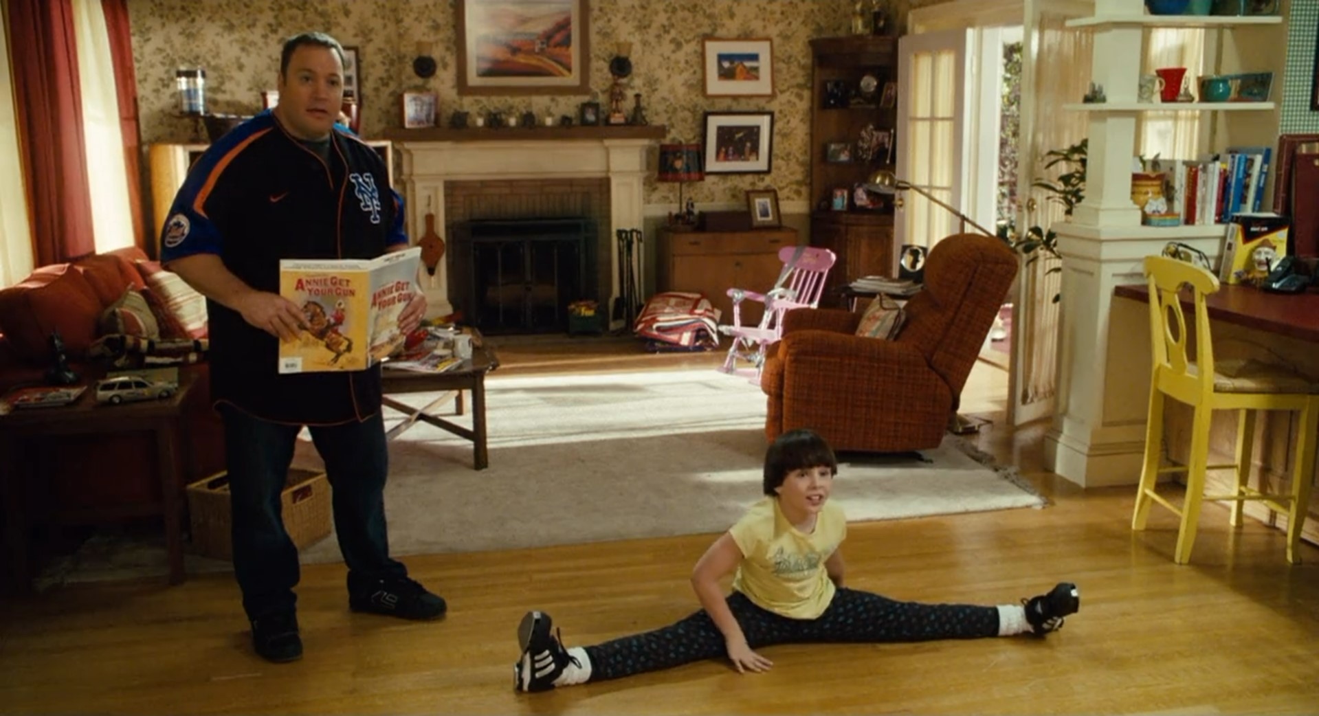 — Есть один человек, который танцует лучше.
— Кто?
— Бомжик с нашей свадьбы.