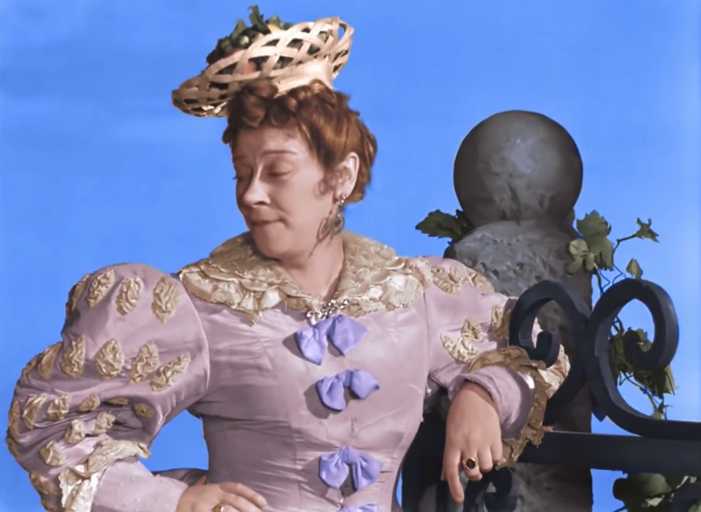 Марианна, не реви, король — вдовец, я и тебя пристрою.