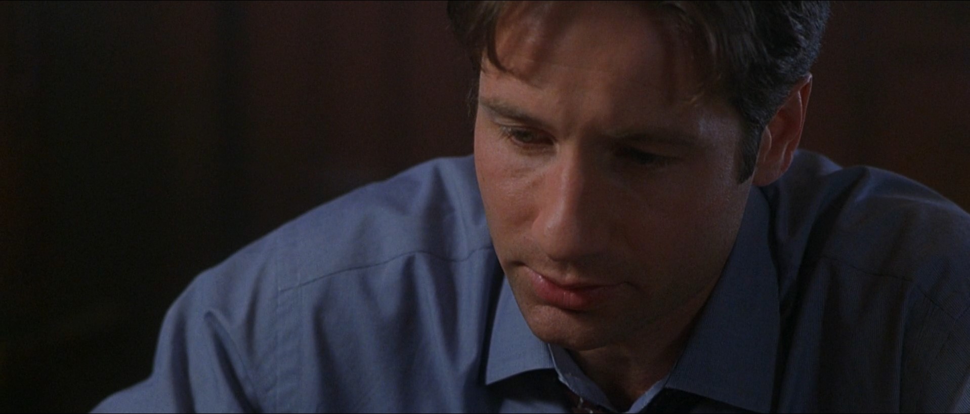 — А чем ты занимаешься?
— Чем я занимаюсь? Я ключевая фигура в непрерывной правительственной игре. Заговор, с целью скрыть правду о существовании внеземных цивилизаций. Глобальная конспирация на самом высоком уровне. Но все это влияет на жизнь каждого человека на это планете...