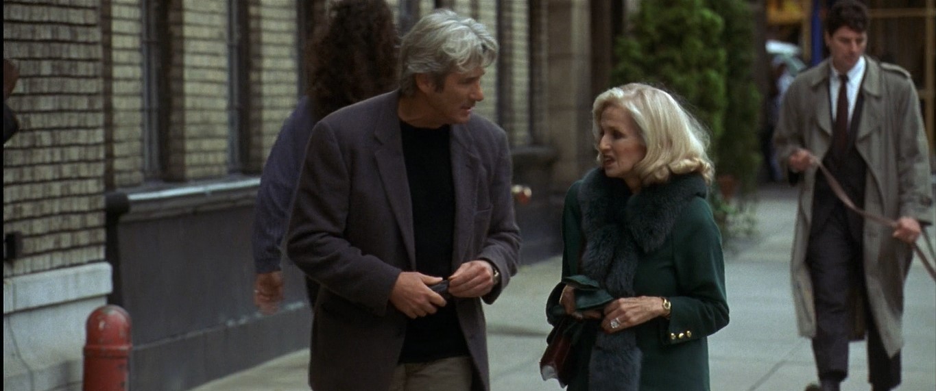 Айк Грэхэм — Извините, я пишу статью о лимузинах. Что скажете о людях, которые в них не ездили?
— Я не знаю таких людей.