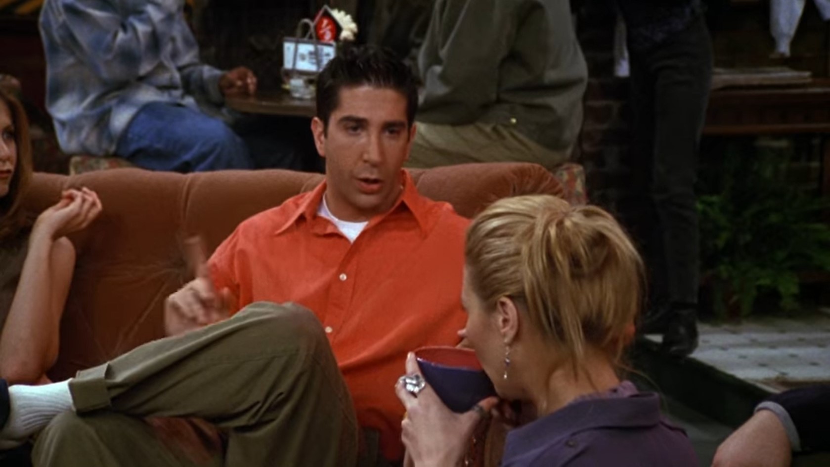 Опять эти идиотские истории про динозавров... когда же они наконец вымрут?!