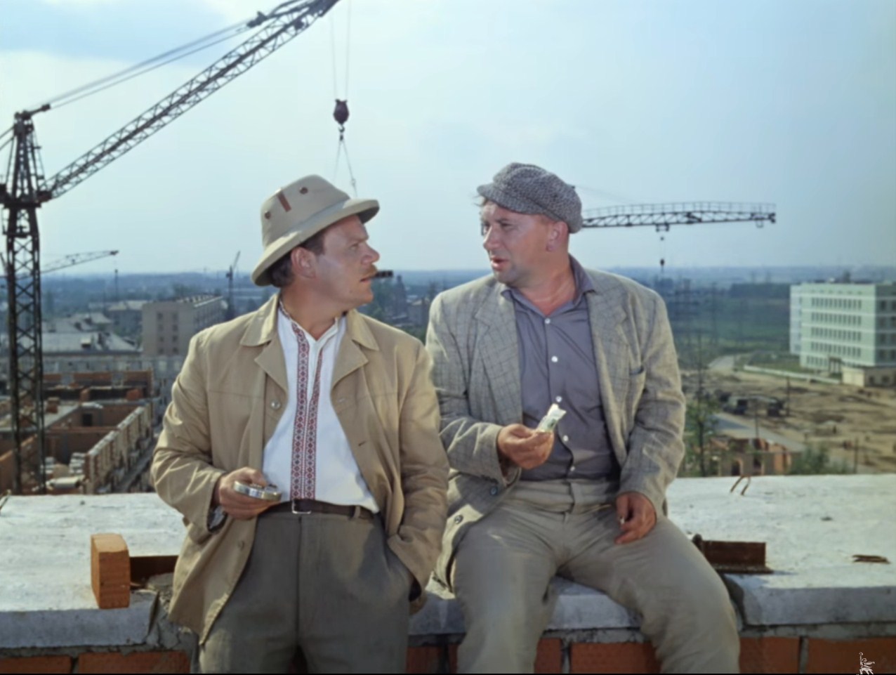 — ... Нотр-Дам де Пари! Что в переводе означает «Собор Парижской Богоматери».
— Какой, какой матери?
— Парижской!... Бога матери...