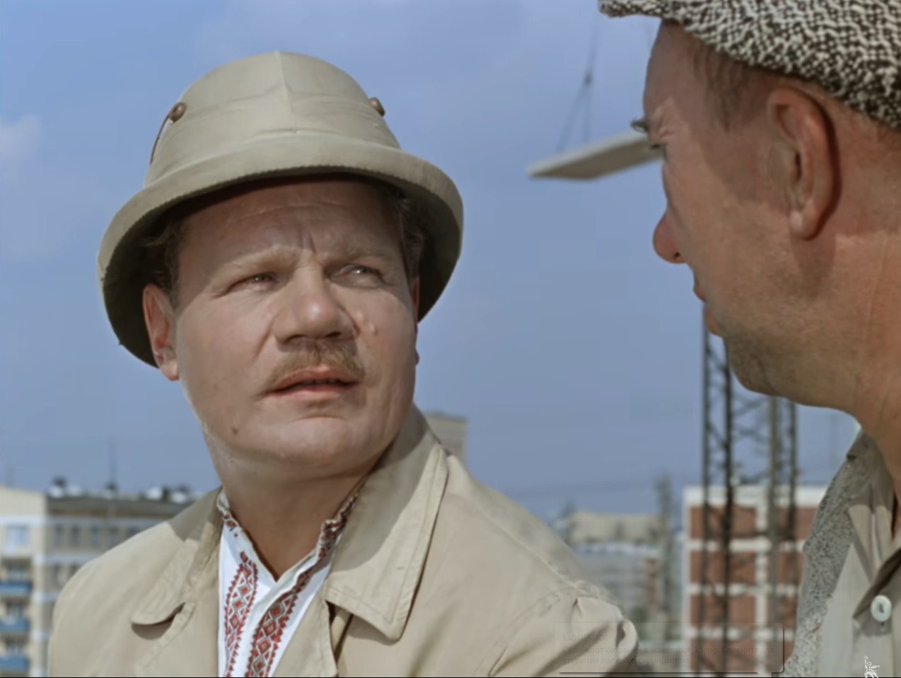 — ... Нотр-Дам де Пари! Что в переводе означает «Собор Парижской Богоматери».
— Какой, какой матери?
— Парижской!... Бога матери...