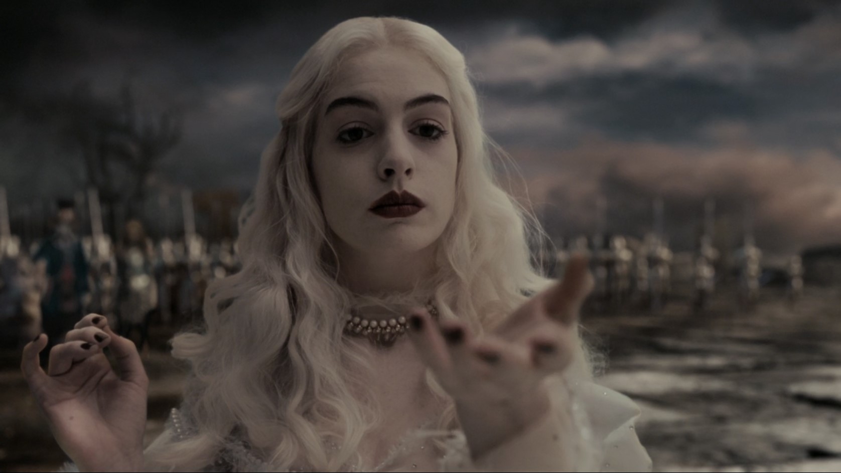 Нет! Моя корона! Я старше и монарше!