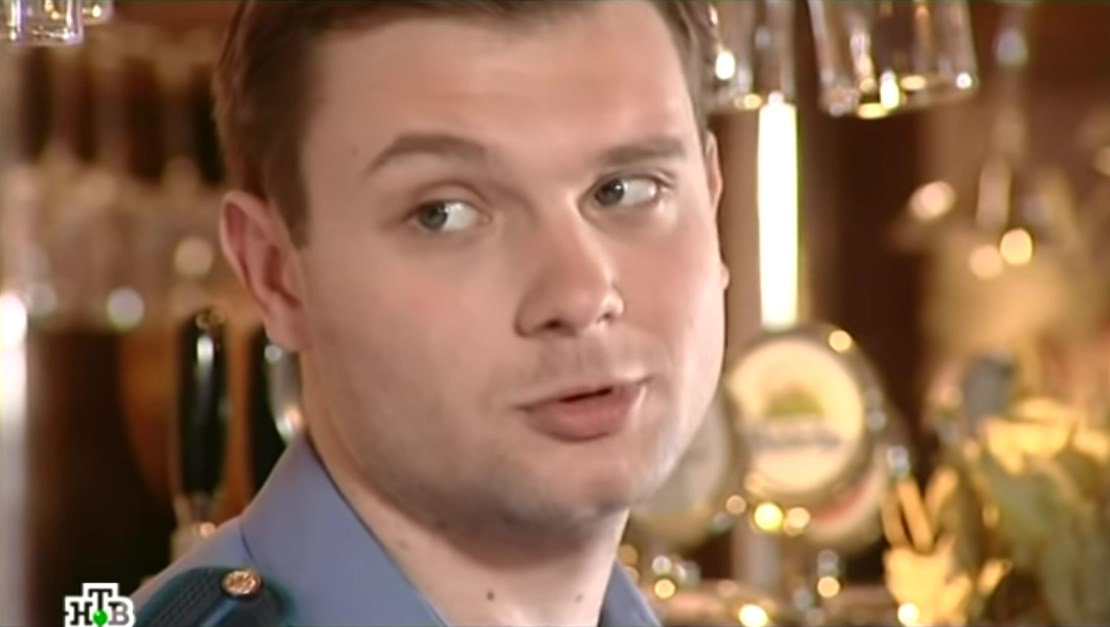 Николай Тарасов — Хотел бы я быть птицей...
— Как у Островского, чтобы летать?
— Нет, чтоб людям на головы гадить, потому что люди — сволочи!