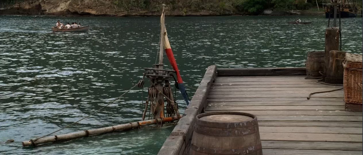 Капитан Джек Воробей Работник порта — Пришвартоваться у причала стоит шиллинг. И назови своё имя!
— Может, лучше три шиллинга? А имя, чёрт с ним...
— Добро пожаловать в Порт-Рояль... мистер Смит.