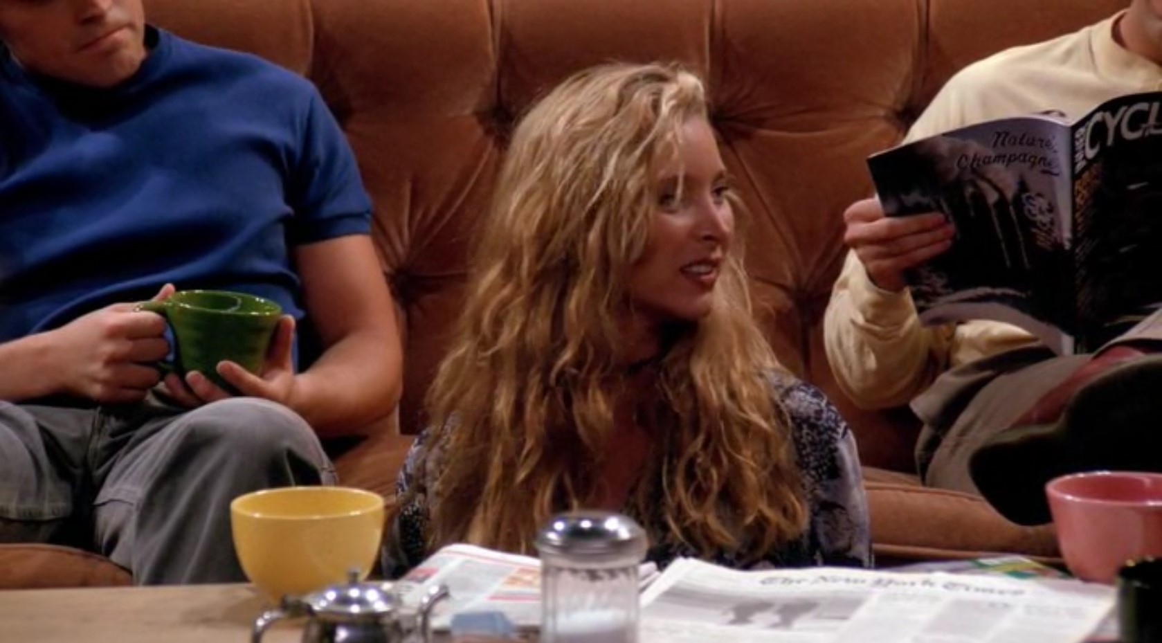 Он в последнее время стал таким занудой. То ли голодная диета его довела, то ли я..