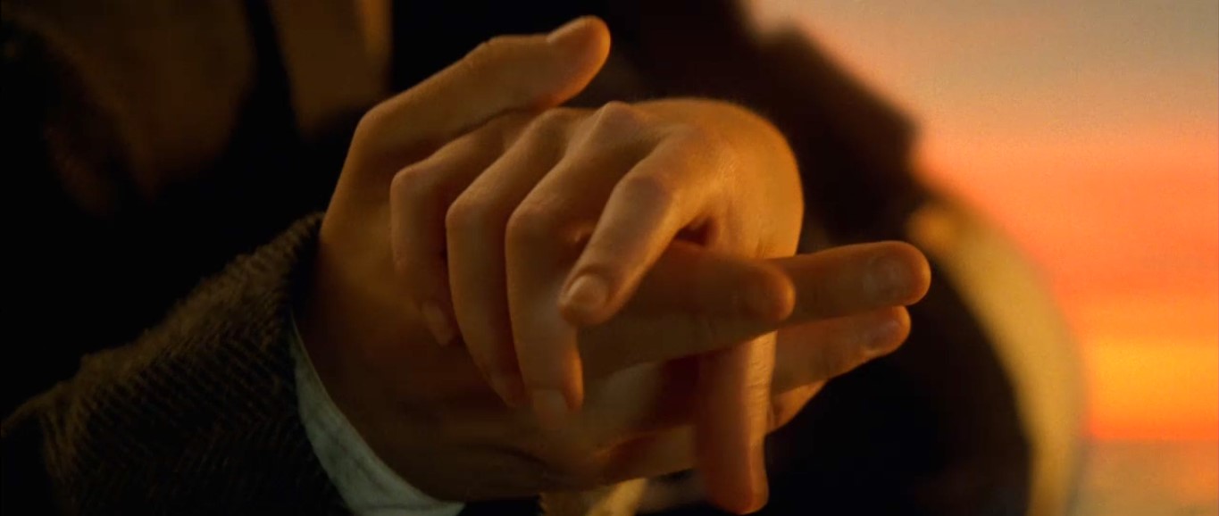 Летит Джозефина в крылатой машине....всё выше... и выше... и выше летит...