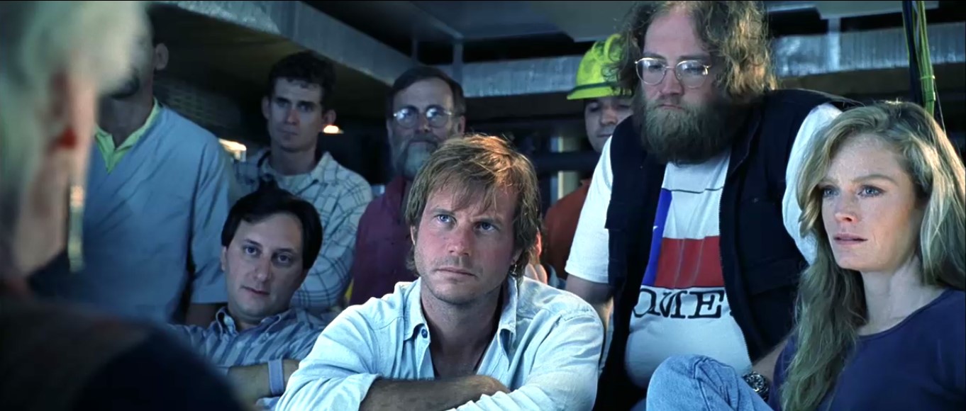 Тогда я видела его последний раз. Он женился, и получил наследство в миллион долларов. В 29-м во время Депрессии ему пришлось очень туго, и он застрелился. Его дети грызлись между собой, как гиены из-за остатков имущества. Так я читала в газетах...