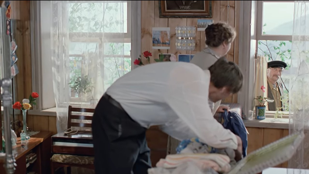 дядя Митя Извините, что помешал вам деньги прятать.