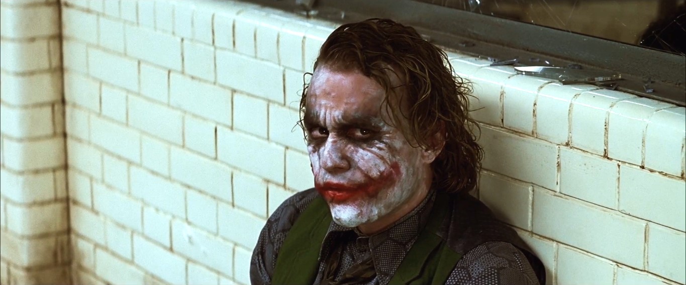 Хочешь знать, почему я использую нож? Пушки слишком быстры, не успеваешь насладиться, получить истинное удовольствие, а когда я использую нож, в этот самый последний момент раскрывается вся человеческая сущность, и в каком-то смысле я знаю твоих друзей лучше, чем ты. И... хочешь знать, кто из них был трусом?