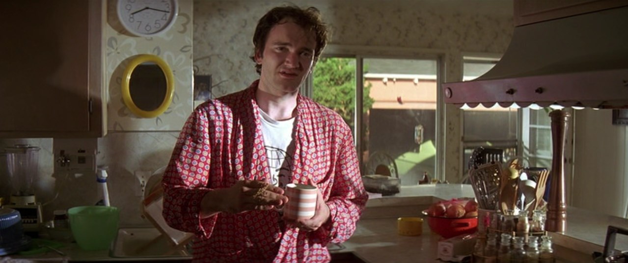 — Нет, позволь задать тебе вопрос: ты видел у меня перед домом вывеску «Склад дохлых ниггеров»?
— Нет. Я не видел.
— А ты знаешь, почему ты не видел эту вывеску?
— Почему?
— Да потому что ее там нет! Потому что складировать дохлых ниггеров — это не мое собачье дело, вот почему!