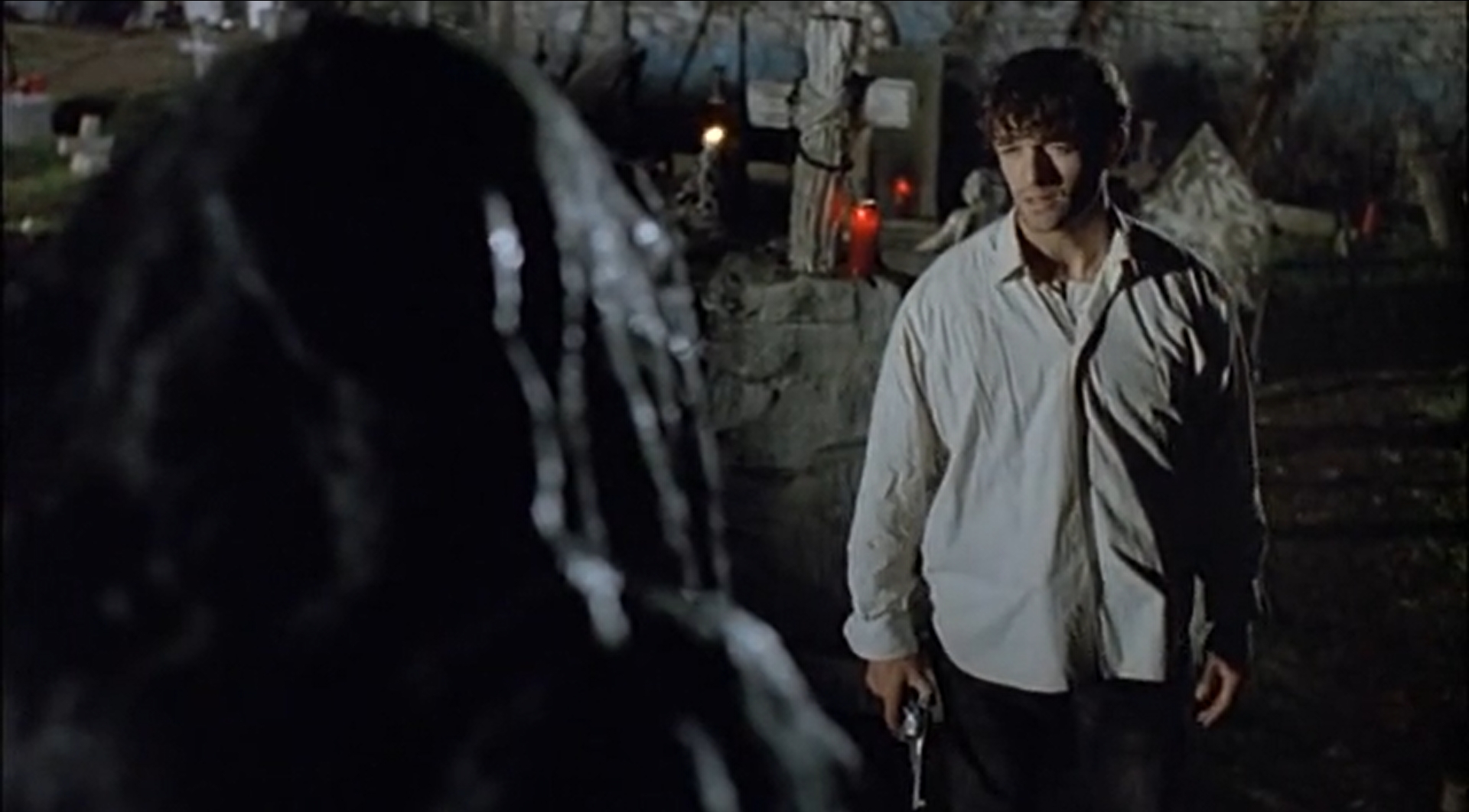 Франческо Делламорте Мы убиваем из равнодушия, иногда из-за любви, но никогда — из ненависти.