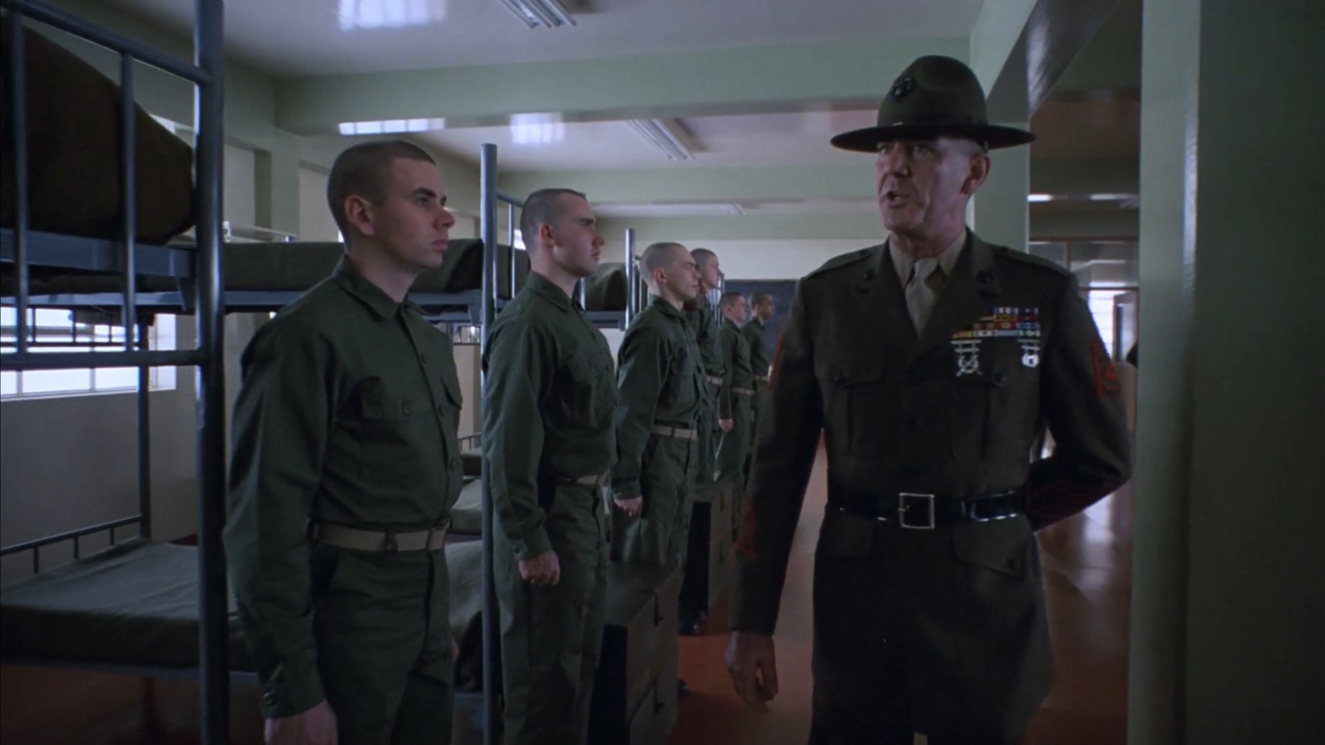 У меня здесь нет расовой дискриминации. Мне насрать на черножопых, жидов, на макаронников и на латиносов. Вы все здесь одинаково никчемны.