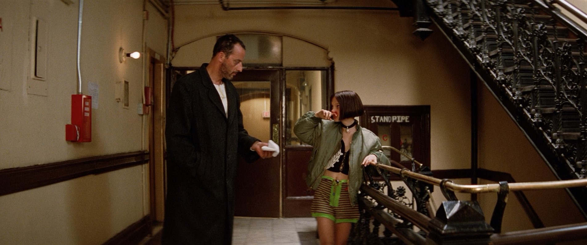 — А жизнь — всегда такое дерьмо, или только в детстве?
— Всегда.