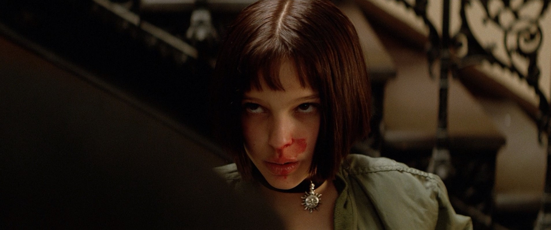 — А жизнь — всегда такое дерьмо, или только в детстве?
— Всегда.