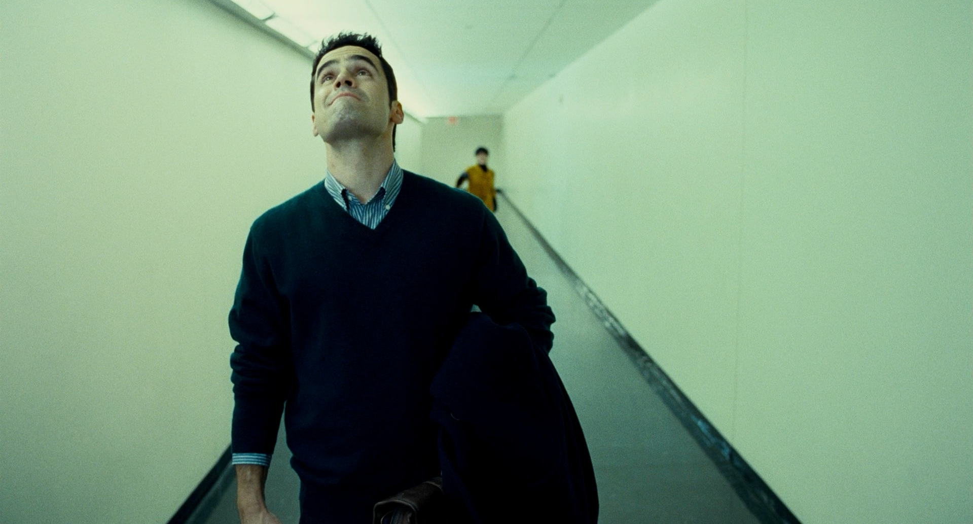 Иногда ты завязываешь отношения, а иногда отношения связывают тебя.