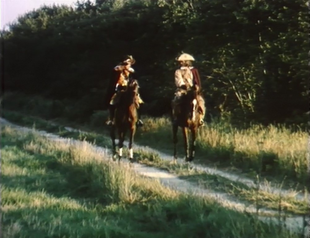 — Раньше мы, бывало, ездили быстрее.
— Но так-то раньше.
— А разве с тех пор что-нибудь изменилось?
— Двадцать лет прошло...
— И что?
— Наши лошади состарились.