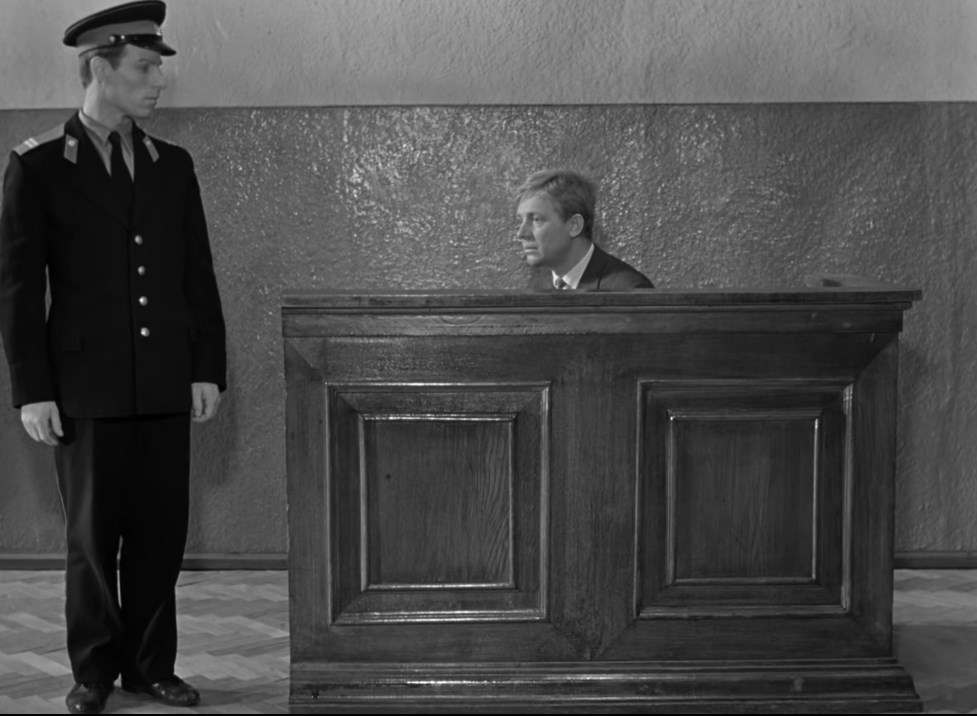 Деточкин преступил закон, а закон, как известно, шутить не любит.