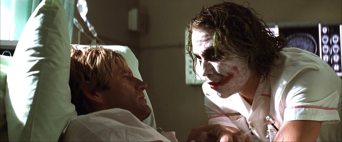 Знаешь, что я заметил? Никто не паникует, когда все идет согласно плану. Даже если план чудовищен. Если завтра, я заявлю прессе, что один из бандитов умрет, или грузовик с солдатами взлетит на воздух, никто не будет паниковать, потому что все это — часть плана. Но когда я говорю, что какой-то жалкий мэр умрет, все вокруг теряют голову. Совсем немного анархии. Нарушение установленного порядка, и все вокруг повергается в хаос. Я — носитель хаоса. Знаешь, что является основой хаоса? Это страх.