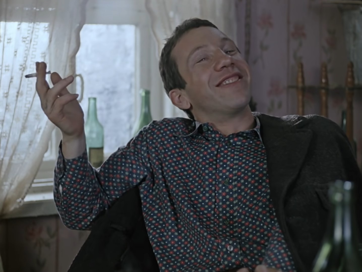 Автомашину куплю с магнитофоном, пошью костюм с отливом – и в Ялту!