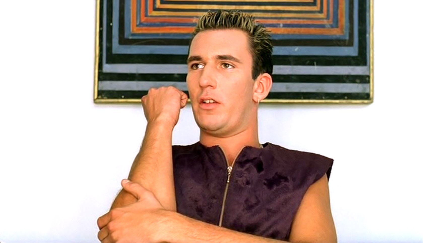 Я всё время размышляю — зачем я деньги вернул? Ведь так всё ладненько получалось — интересная работа, начальный капитал, небольшое предприятие по утилизации промышленных отходов и, как следствие, улучшение характера и прекрасный аппетит.