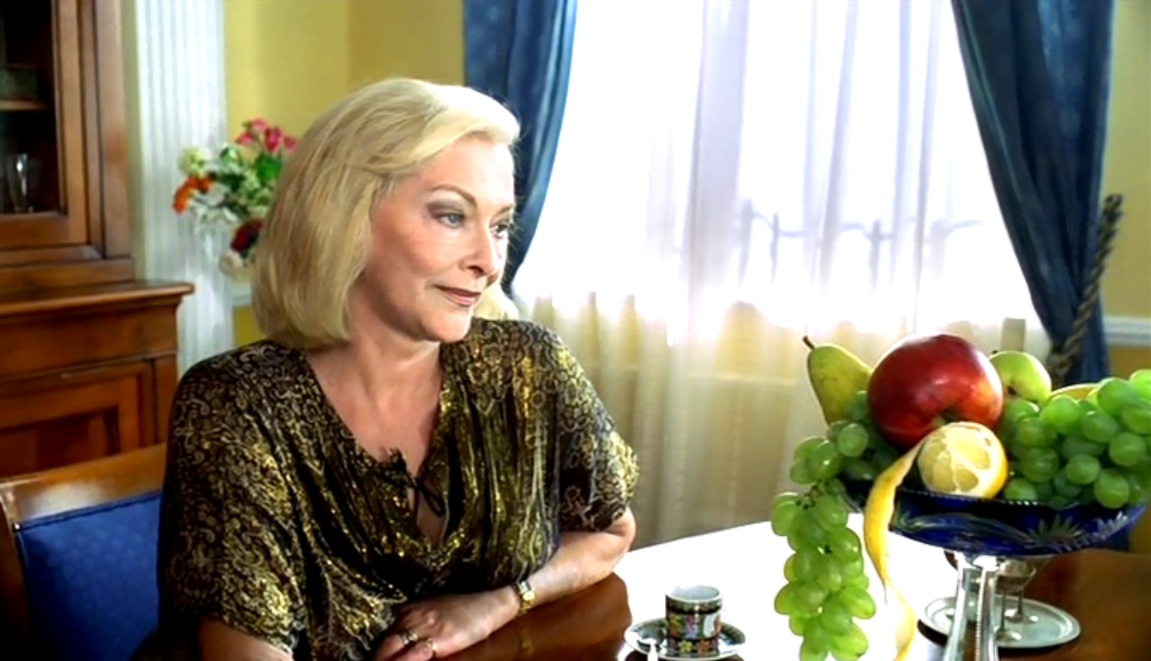 князь Мышкин Нет, я таблетки не люблю. Я ими давлюсь. Мне больше нравится рыбок разводить. Так что я в наркотиках совсем не нуждаюсь. Я и без них вижу жизнь живописной. У меня и справка есть.