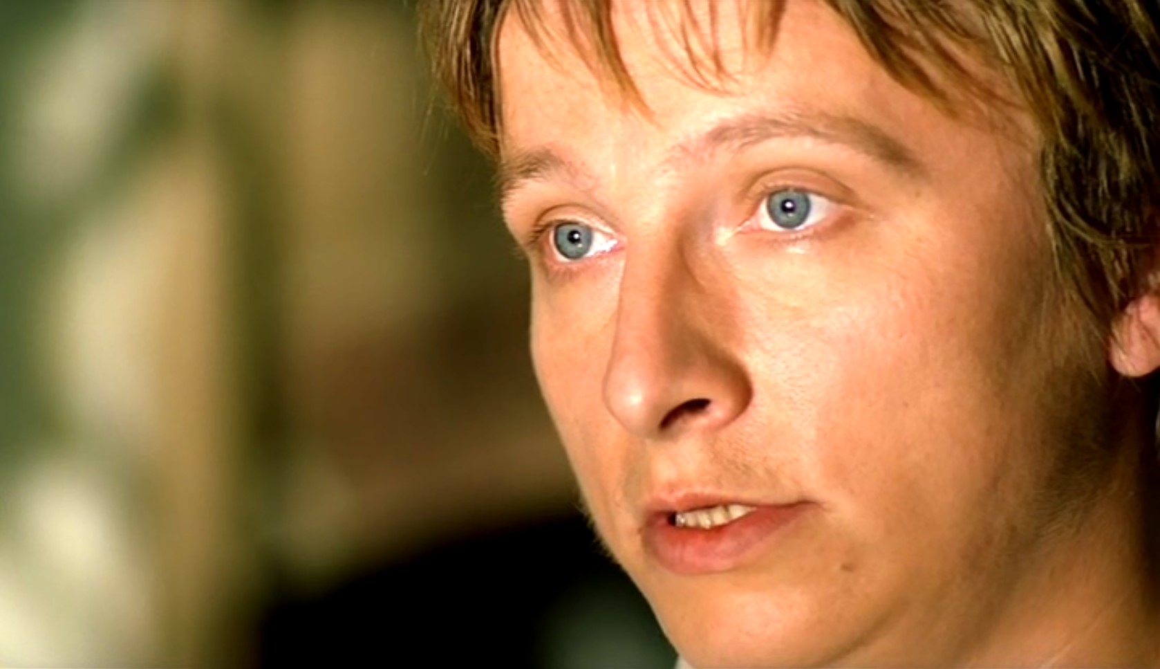 Вернулись мы, в общем, с ваших свадеб бесконечных. Кофе попили. И водки. И начала она мне мозг сверлить.  В конце концов я дуло ей в рот вставил и на курок нажал. Что-то накатило.