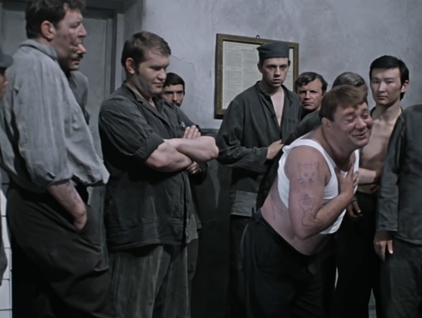 Евгений Иванович Трошкин «Никола Питерский» — Скока я зарезал, скока перерезал, скока душ я загубил… Моргалы выколю!
— Помогите, хулиганы зрения лишают!