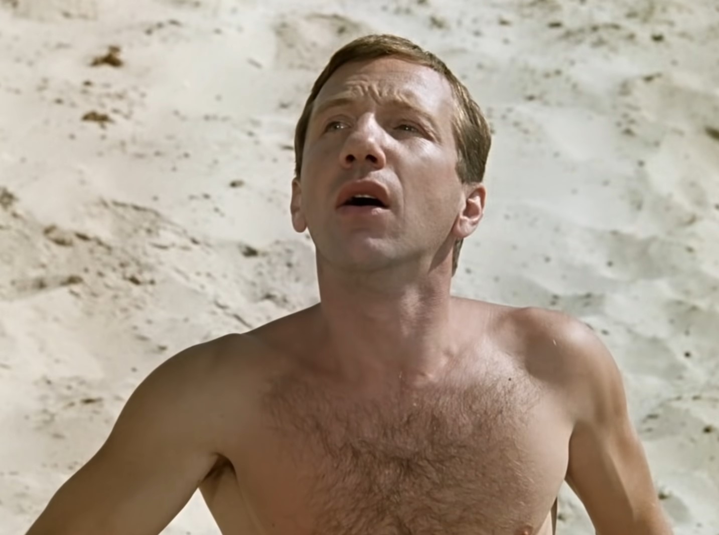 — Эй, ты! Иди сюда! У тебя какой срок был?
— Адин год.
— А теперь ещё три припаяют. Побег, статья сто восемьдесят восемь.