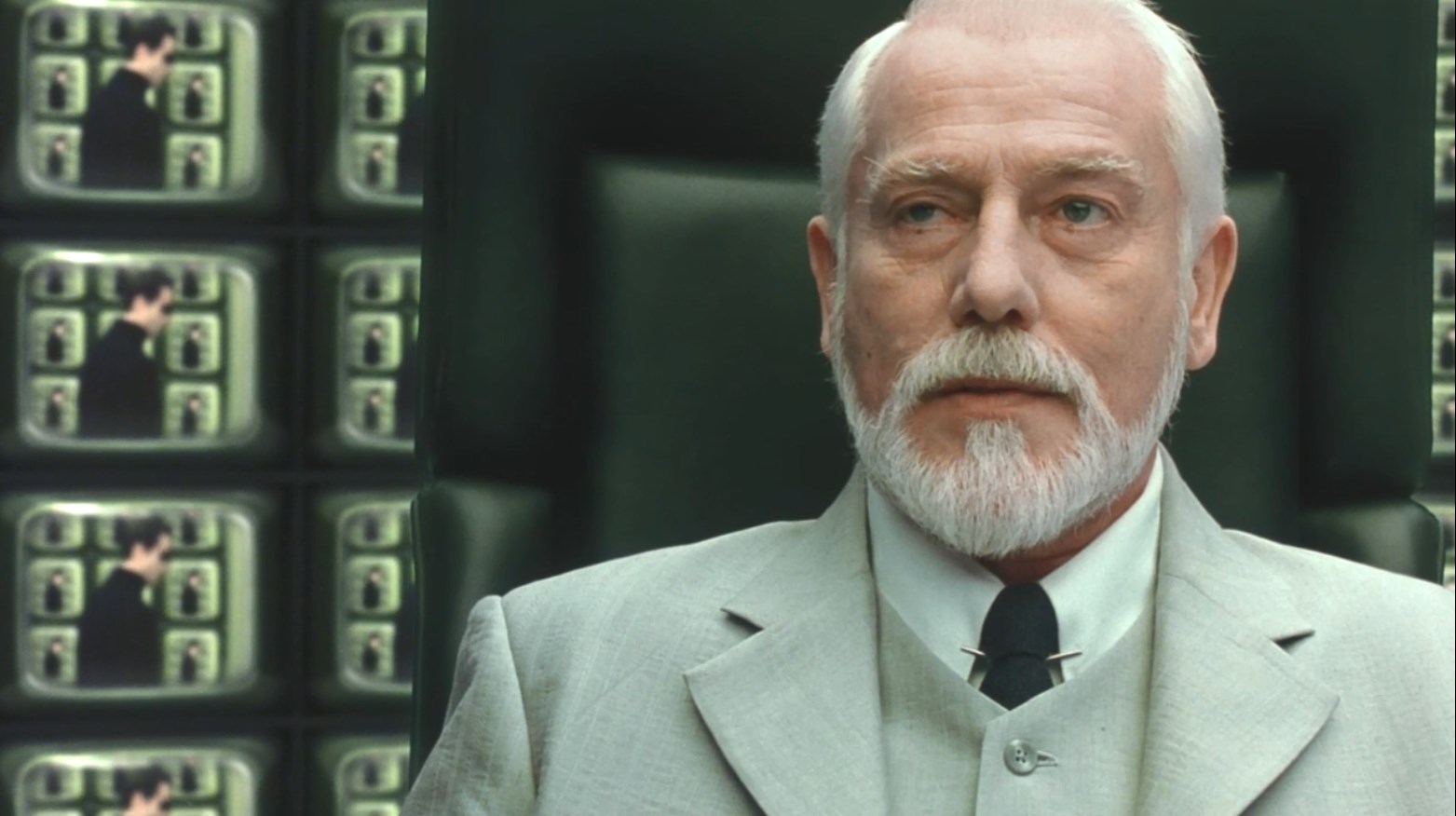 Любовь — квинтэссенция человеческих иллюзий. Живительный источник вашей великой силы и вашей великой слабости.