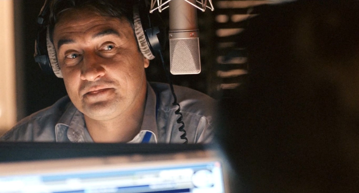 — А как животные переносят морское путешествие?
— Вы знаете, по-разному. Вот, например, бородатая выхухоль, она прекрасно переносит. Она же спит девять месяцев в году. Да, и если её не разбудить, то и все одиннадцать!