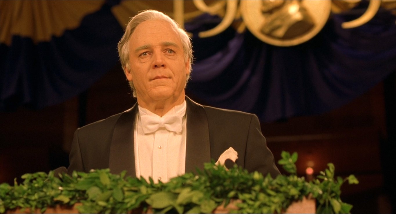 Я верил в числа и термины, уравнения и логику, в здравый смысл… Но, проведя жизнь в подобных изысканиях, я не знаю, что такое логика, что определяет здравый смысл… Я прошел долгий путь через физику, метафизику, иллюзию… и обратно. И я сделал самое важное из своих открытий – главное открытие моей жизни: логичные основания можно выявить только в таинственных уравнениях любви.