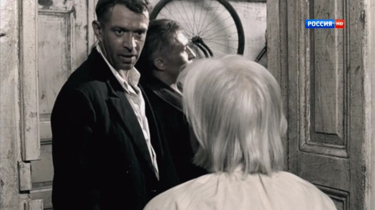 — Дава?
— Здравствуйте, тётя Ада.
— Что Гута Израилевна?
— Умерла, ещё до войны.
— До войны? А я собралась к ней ехать...
— Таки уже не спешите.