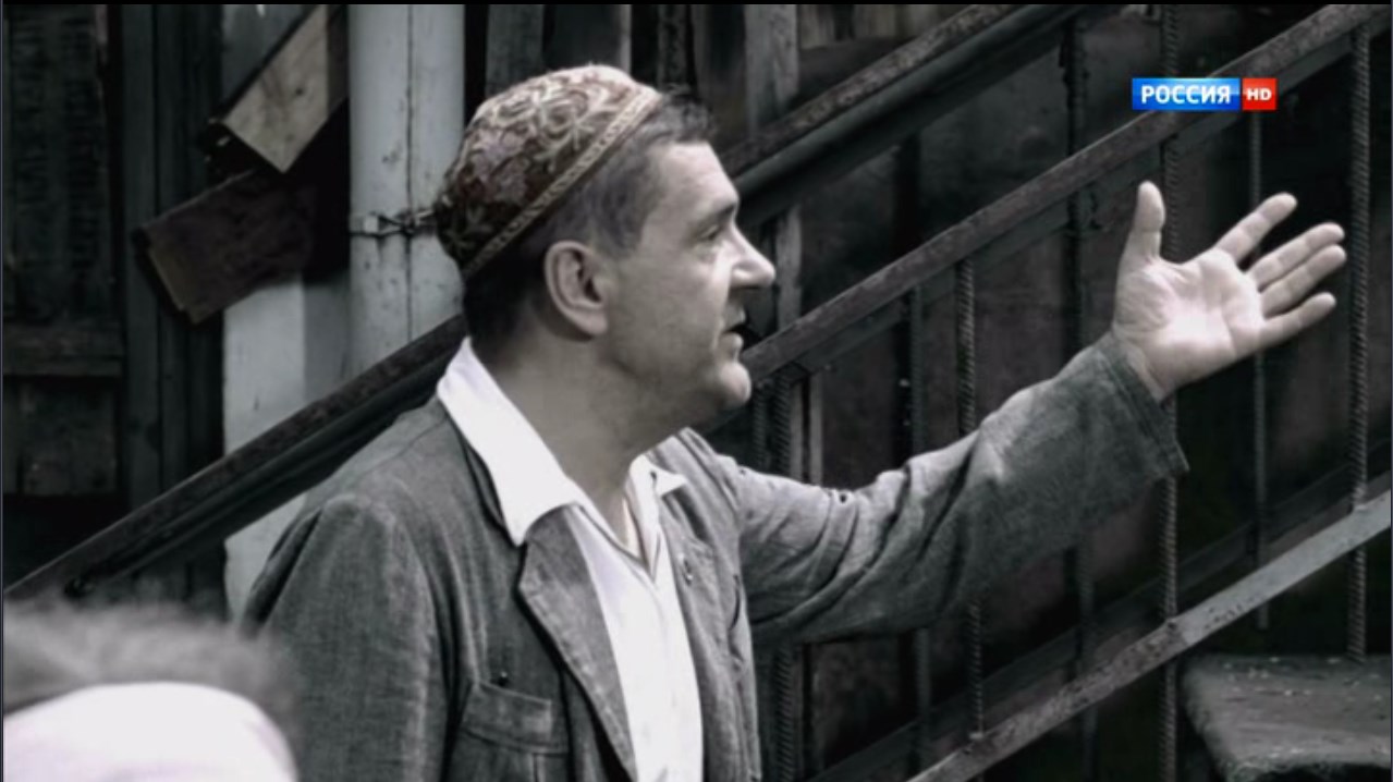 Фима Полужид Дава, стой. Слушай, мы четыре года не замечали твой день рождения. Ты не хотел, я уважаю. А пятый я уже не хочу.