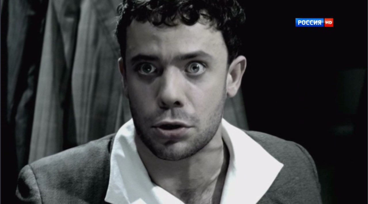 — Давид Маркович, это ж не по-джентльмэнски! Это ж честный куш!
— Шо деньги, Саня? Деньги — мусор. Тебе вышак маячит!