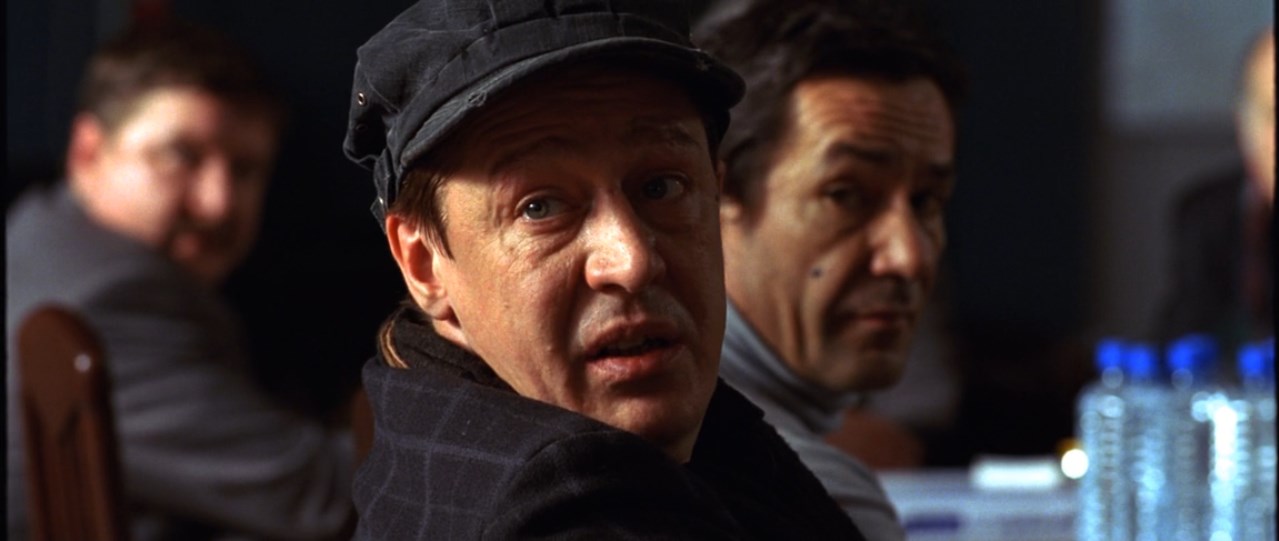 — Ну хватит! Я своего мнения не менял, хотя наполовину еврей.
— Евреев наполовину не бывает.