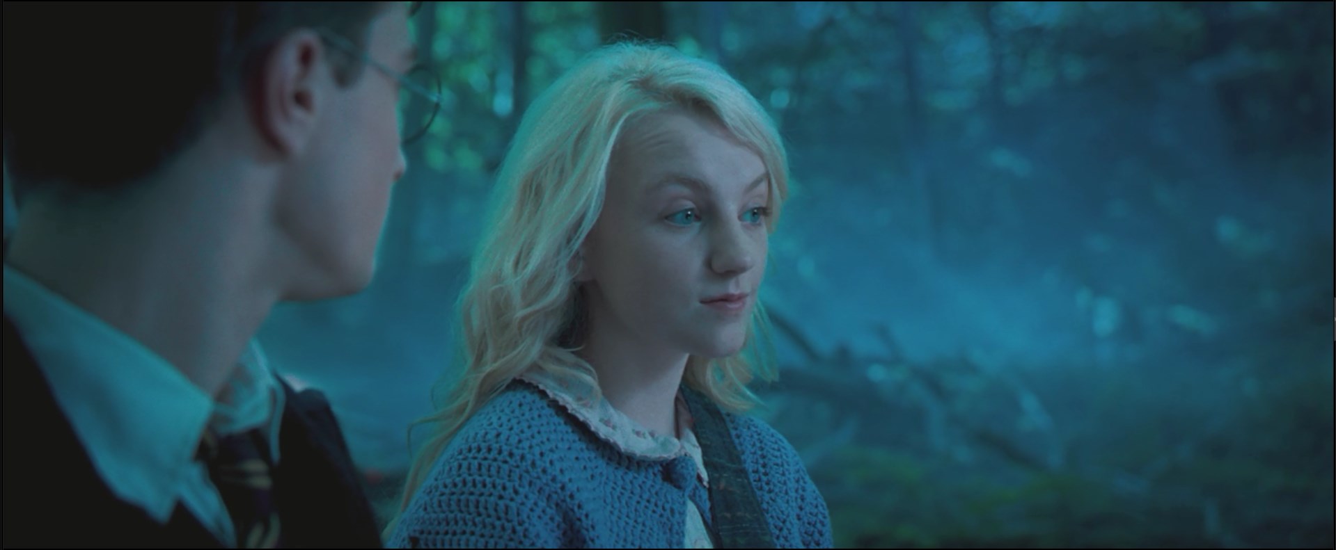 Просто, если ты один, ты не представляешь угрозы.