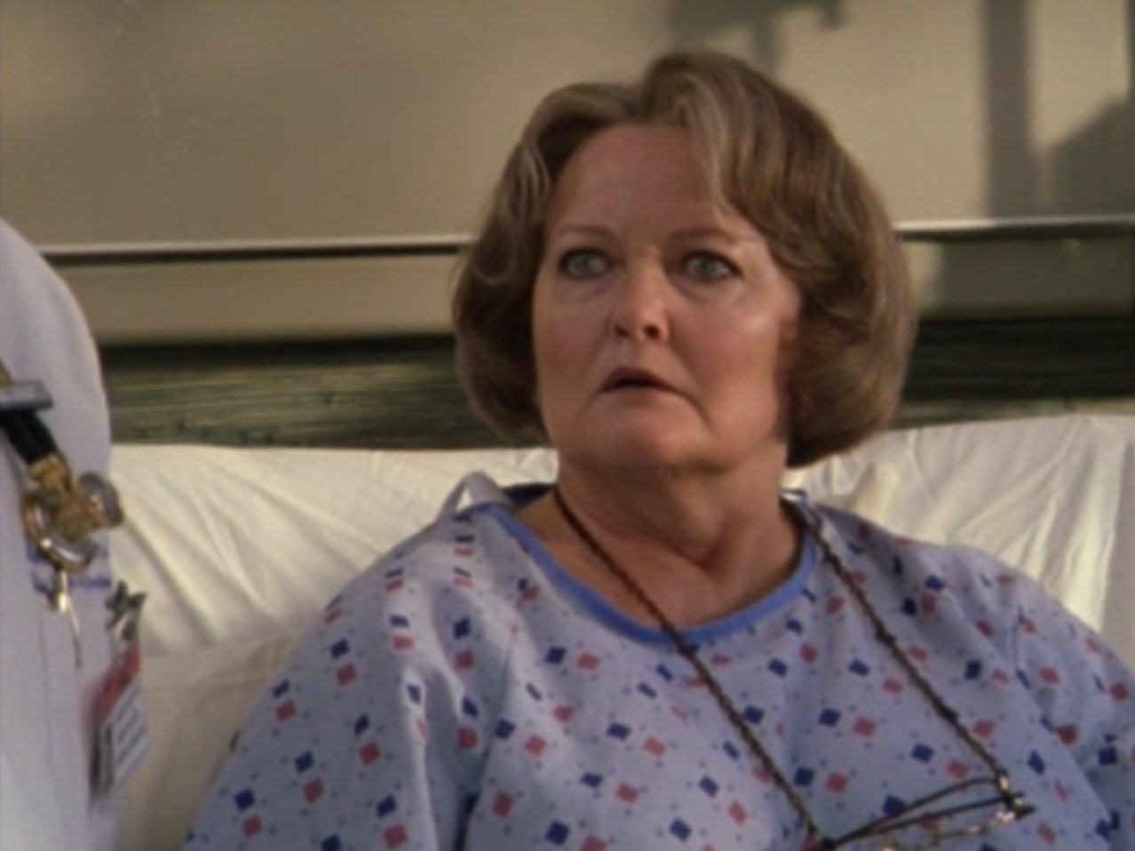 Вы так напугали всю клинику, что на верхнем этаже в родильном отделении ребёнок уже пять минут пытается забраться по пуповине обратно!