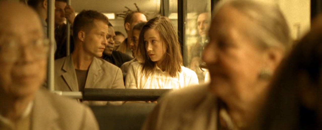 — Ты не носишь обувь?
— Я не люблю держать ноги взаперти.