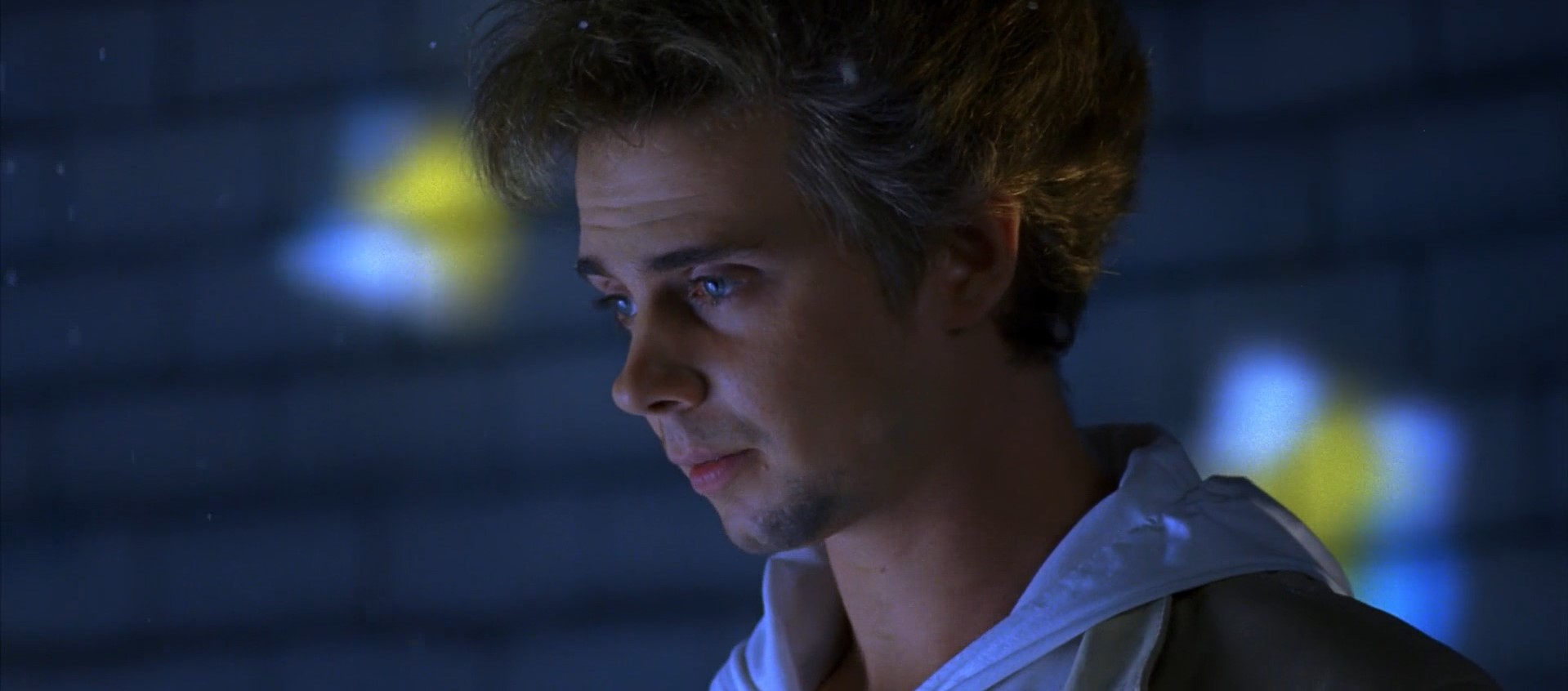 Майя (жительница Петербурга) фей Пафнутий — А эту брошку мне привезли из Германии! Вместе с печеньем! Мне кажется, я никогда больше не ела такого печенья... Оно было со вкусом...
— Праздника?