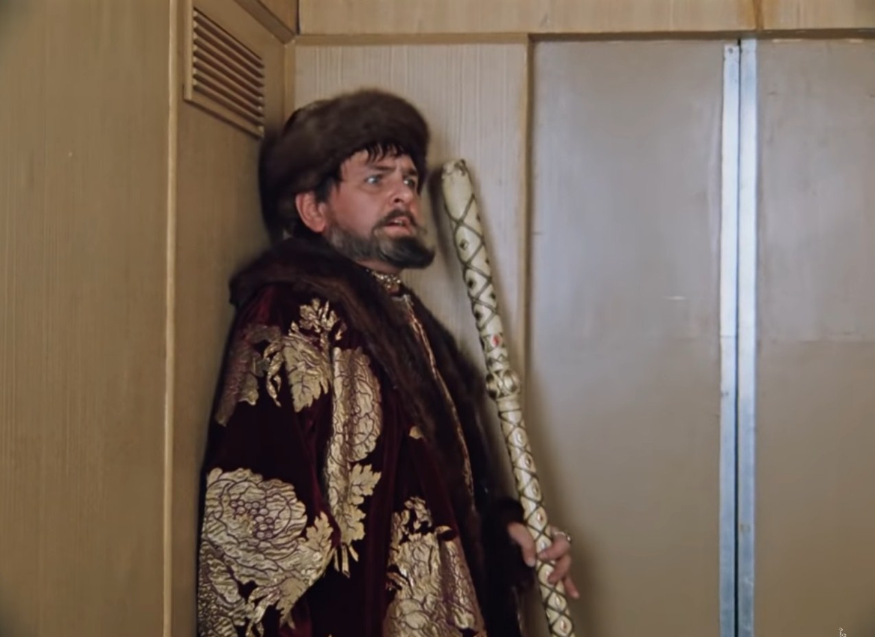 Замуровали! Демоны!