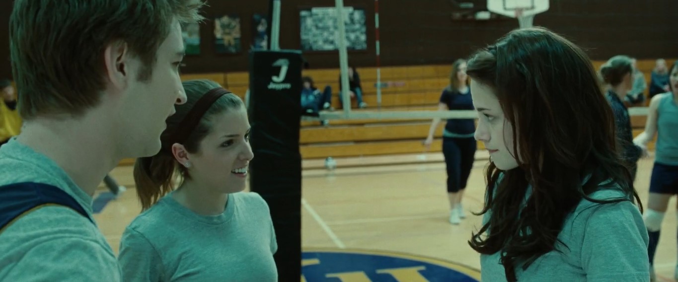 — Ты ведь из Аризоны, верно?
— Да.
— Я думала, в Аризоне все загорелые.
— Да, может, за это меня и вышвырнули.