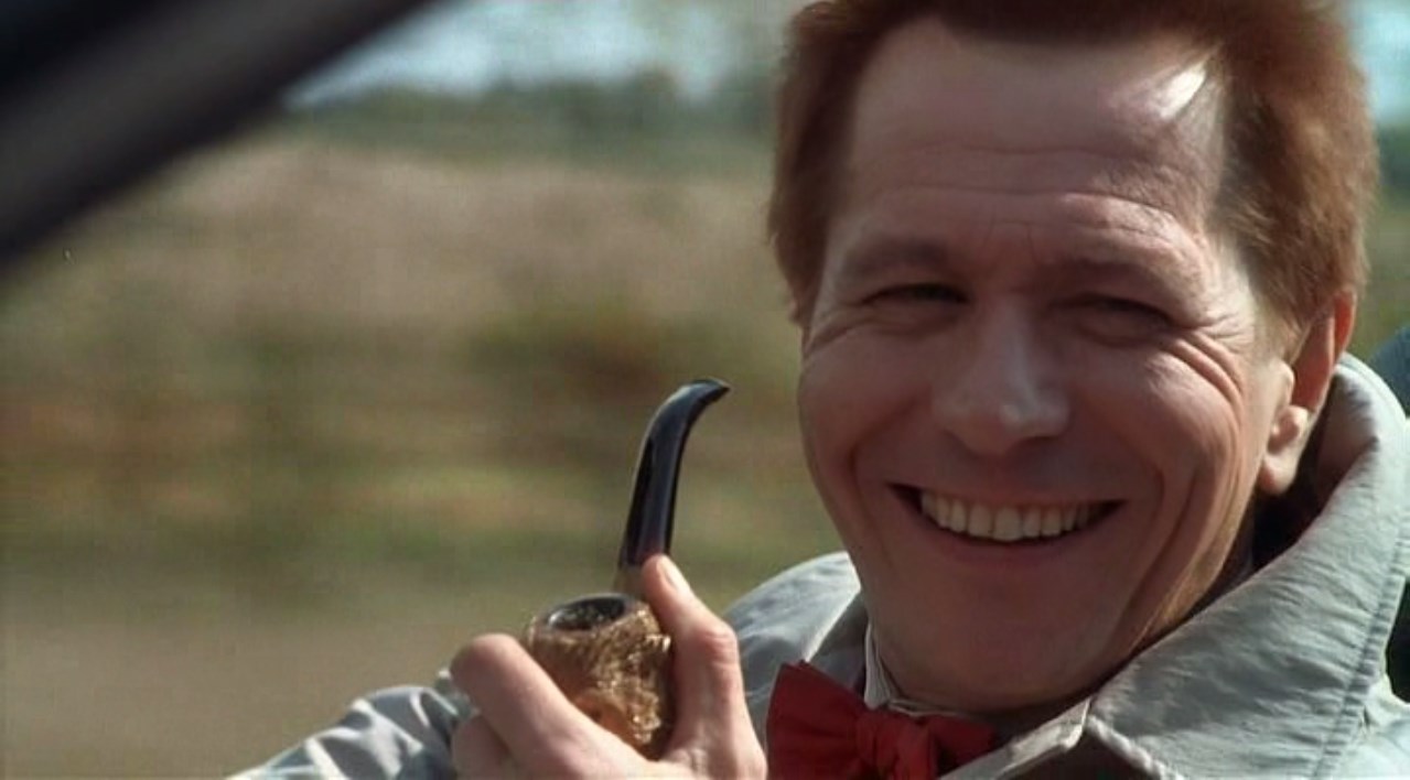 О. Ж. Грант (O. W. Grant) — Но кто вы? Ангел или Бог? Сами выбираете, чьё желание вам исполнить?
— Нет, мне просто нравится дурить людям головы. Я джокер в колоде жизни!