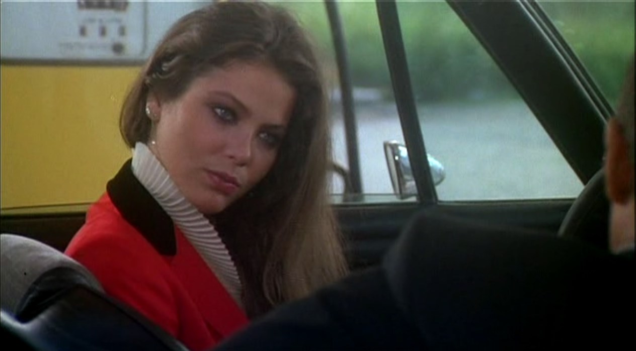 — Ты ещё ничего не сказал про мой костюм...
— А что, я должен был что-то сказать?
— Ну, положим, я его надела для тебя. Тебе нравится, не нравится? Выскажи свое мнение.
— Но ты и вчера в нем была.
— Нет, вчера был другой. Сегодня на мне костюм от Valentino.
— От Валентино? Я думал, это твой.
— Слушай, объясни мне одну вещь — ты в самом деле такой или прикидываешься?
— В самом деле такой — прикидываюсь.