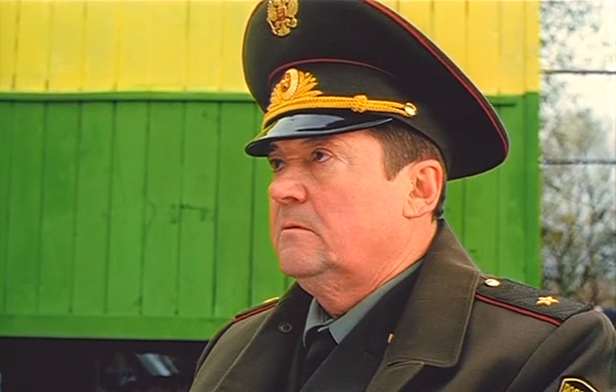 — Талалаев! Ты здесь прекращай всякие испытания… Свинёнок твой мутантом оказался. Глаз мне подбил и кортик отобрал!
— Учтём!